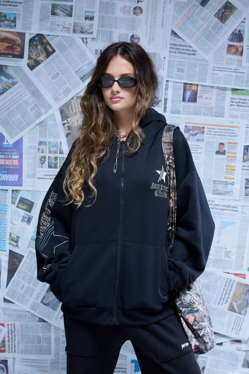 60967 - CAMPERA BOXY FRISA ESTAMPADA