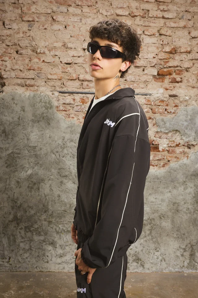 60100 - CAMPERA con vivos blancos