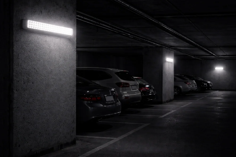LUZ DE EMERGENCIA CON 90 LEDS