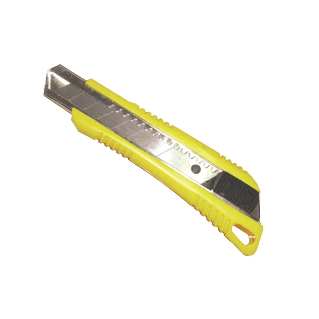 CUTTER CON CUERPO CROMADO CON 3 CUCHILLAS DE 18mm.