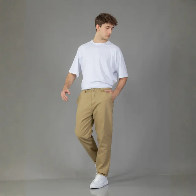 IMJ8922 - Pantalón Regular Fit Chino Rígido