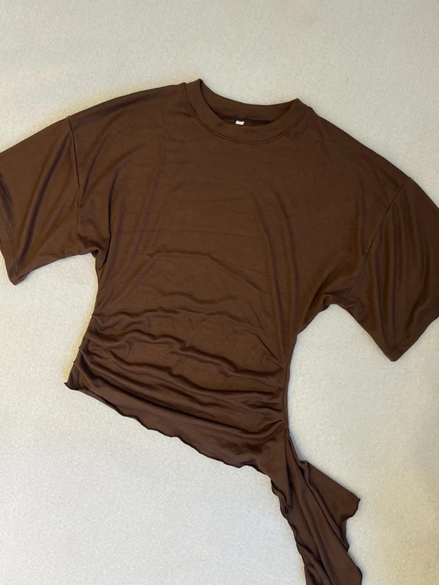REMERA ENZO IRREGULAR