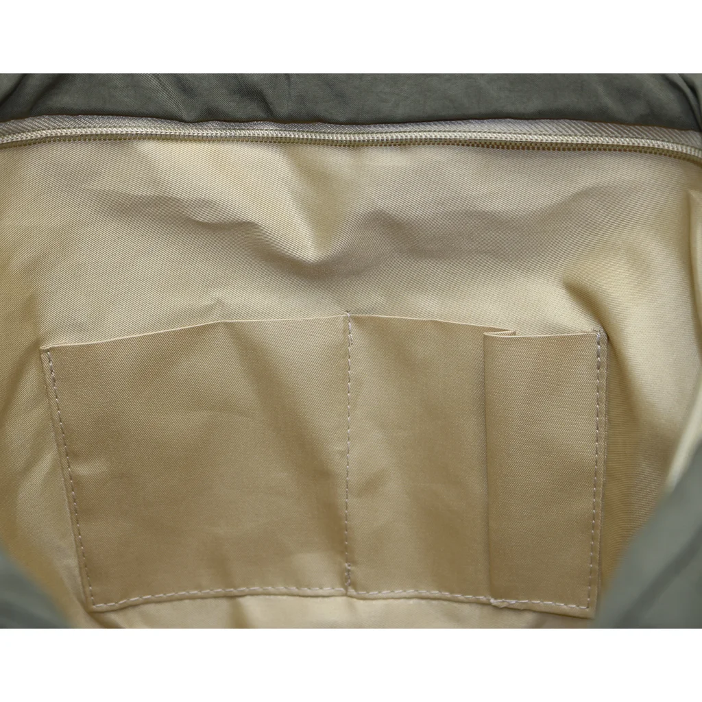 #271052MG - Tote bag puffer con boton verde