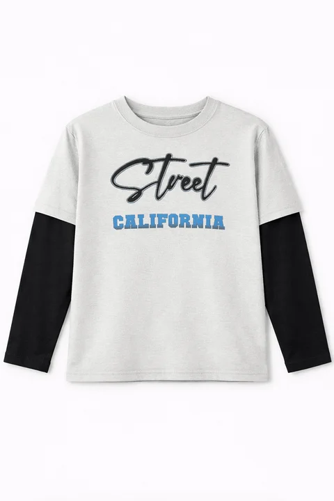 Remera manga larga de niño con sobremanga combinada con estampa ¨street¨ en relieve al tono