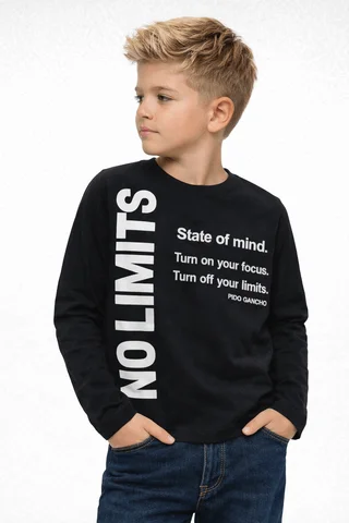 Remera manga larga de varón con estampa vertical en frente ¨no limits¨ - Vista 1