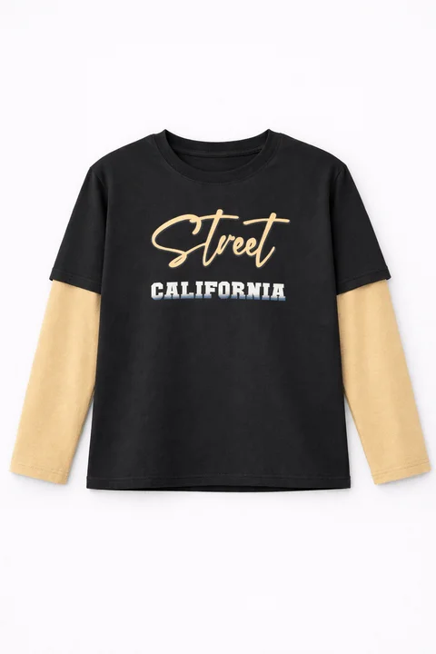 Remera manga larga de niño con sobremanga combinada con estampa ¨street¨ en relieve al tono