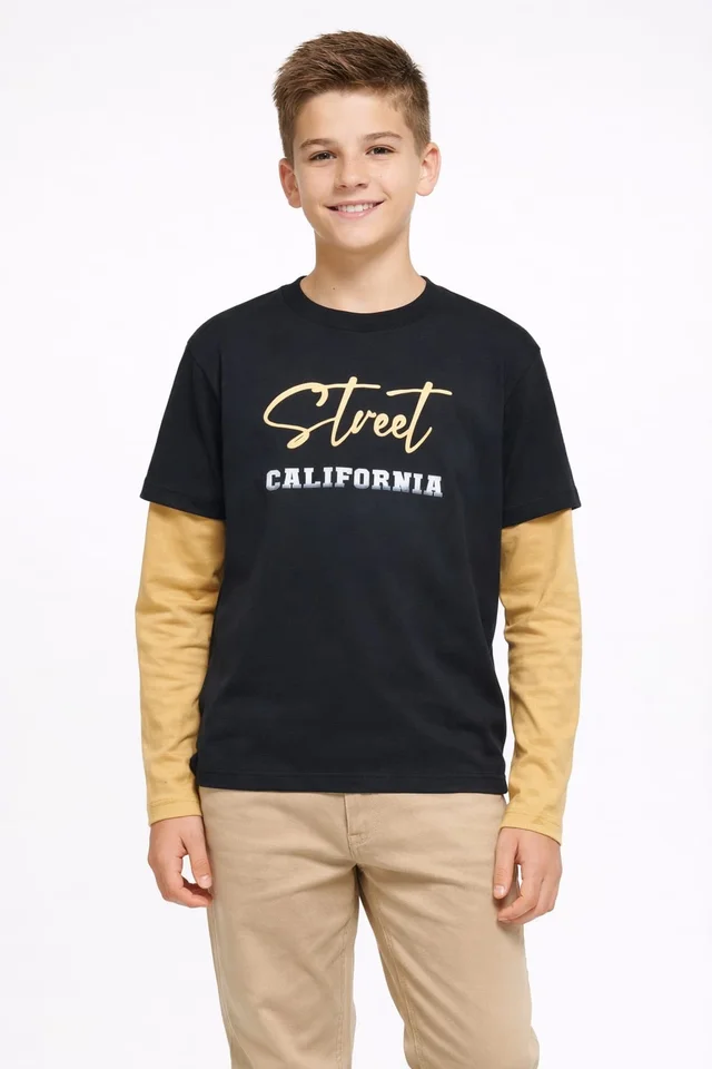 Remera teen con sobremanga combinada con estampa ¨street¨ en relieve al tono