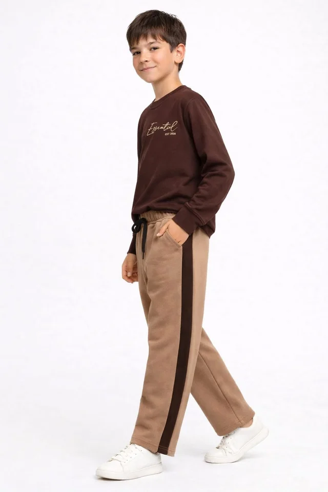 Pantalon de friza de niño recto con guarda lateral combinada