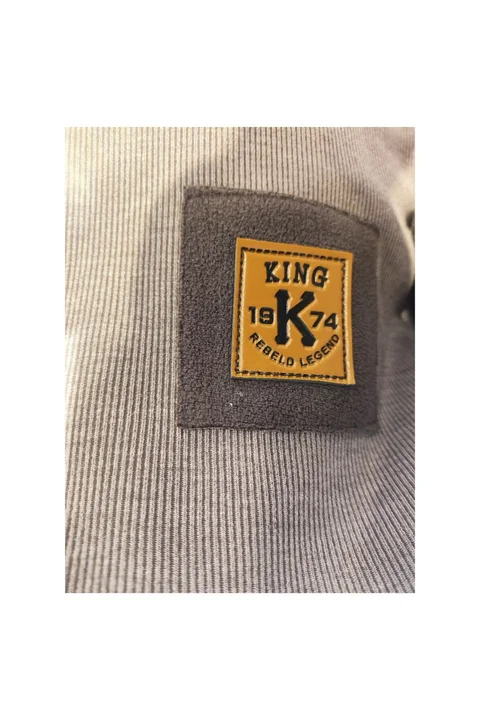 Buzo niño de darlon morley con interior de patagonia, bien Abrigado, con aplique combinado