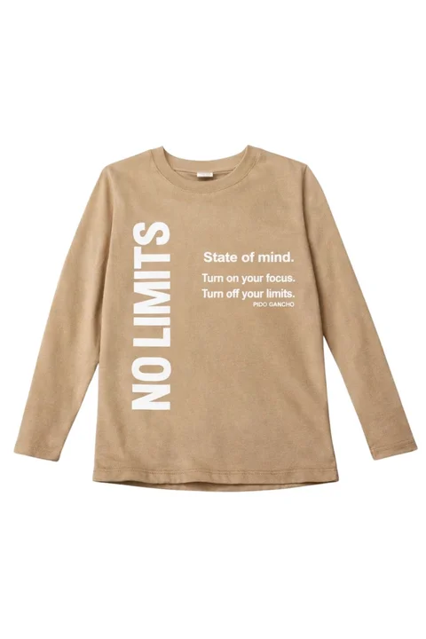 Remera manga larga de varón con estampa vertical en frente ¨no limits¨
