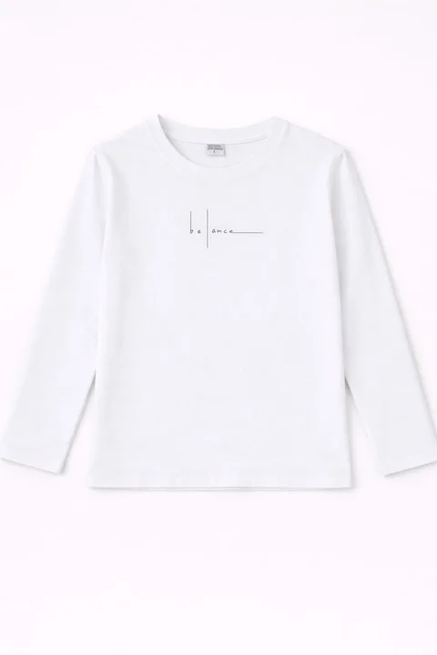 Remera manga larga de niño con estampa delicada en frente ¨balance¨