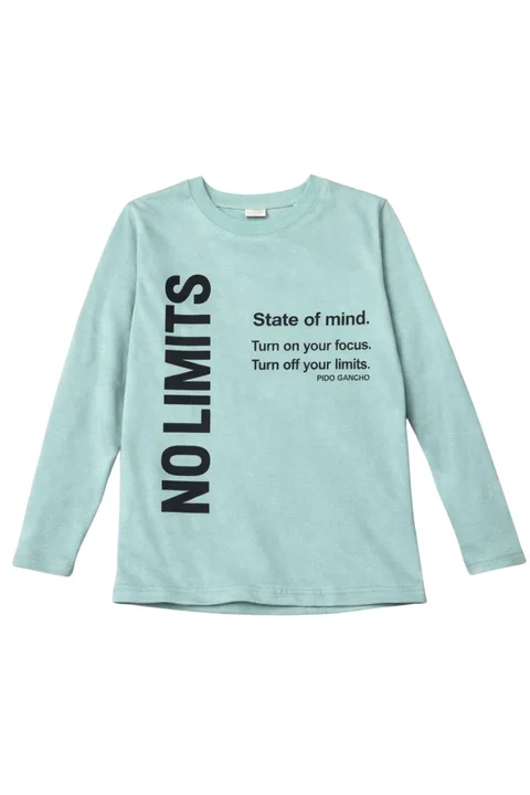 Remera manga larga de varón con estampa vertical en frente ¨no limits¨