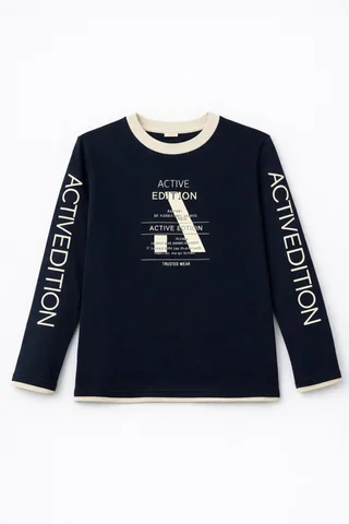 Remera de niño combinada en cuello, mangas y cintura con triple estampa en frente y mangas - Vista 3