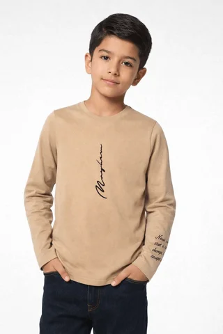 Remera manga larga de varon con estampa en frente y manga - Vista 1