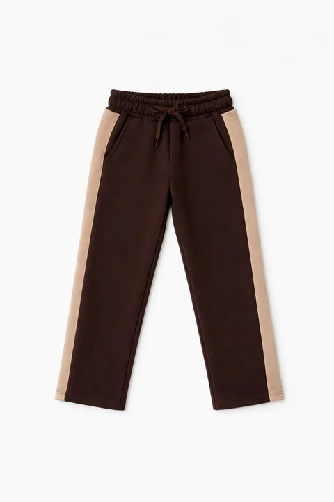 Pantalon de friza teen recto con guarda lateral combinada