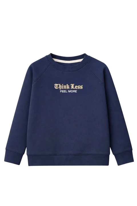 Buzo de niño de Friza Clásico Bordado “Think Less”
