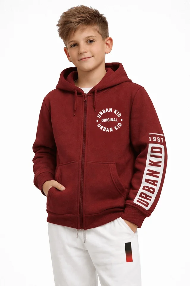 Campera friza lisa de varón con estampa en frente y manga