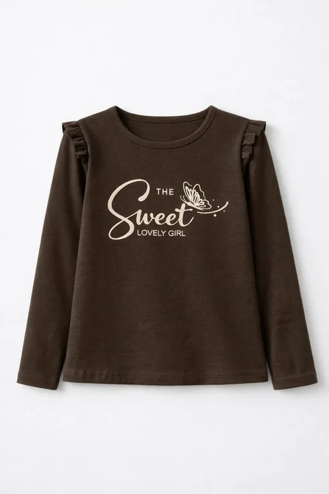 Remera de nena manga larga con volados en hombros y estampa “sweet” en relieve