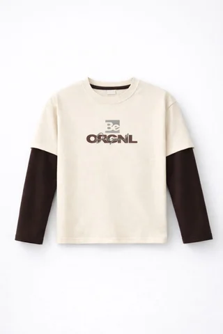 Remera semi oversize con sobremanga caida combinada con estampa degrade - Vista 6