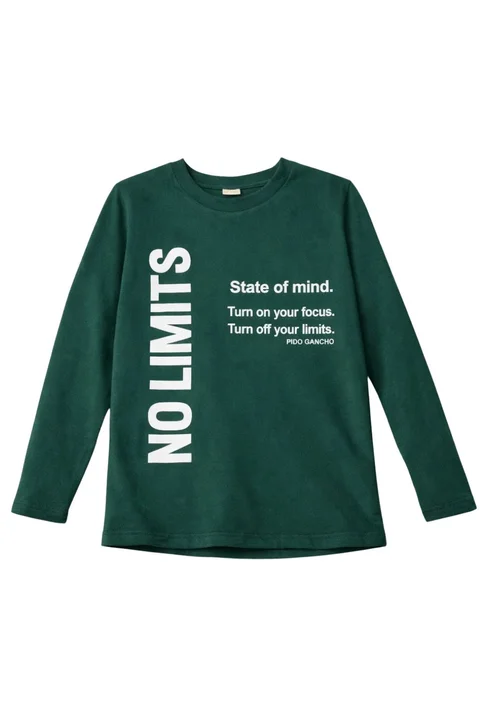 Remera manga larga de varón con estampa vertical en frente ¨no limits¨