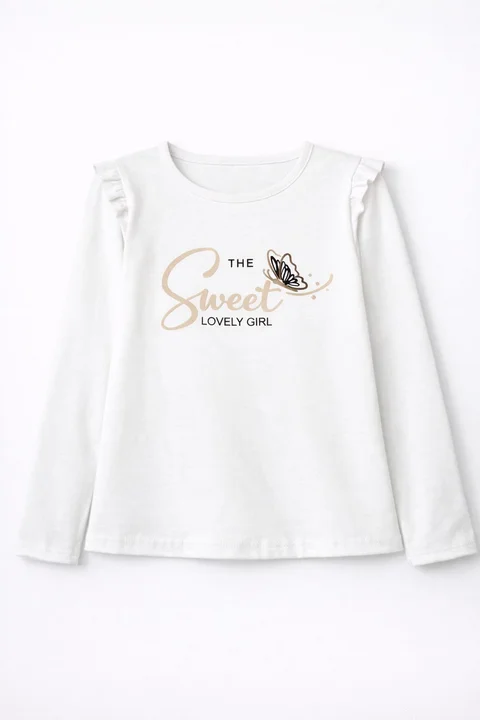 Remera de nena manga larga con volados en hombros y estampa “sweet” en relieve