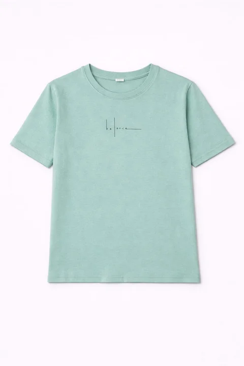 Remera manga corta teen con estampa delicada en frente ¨balance¨