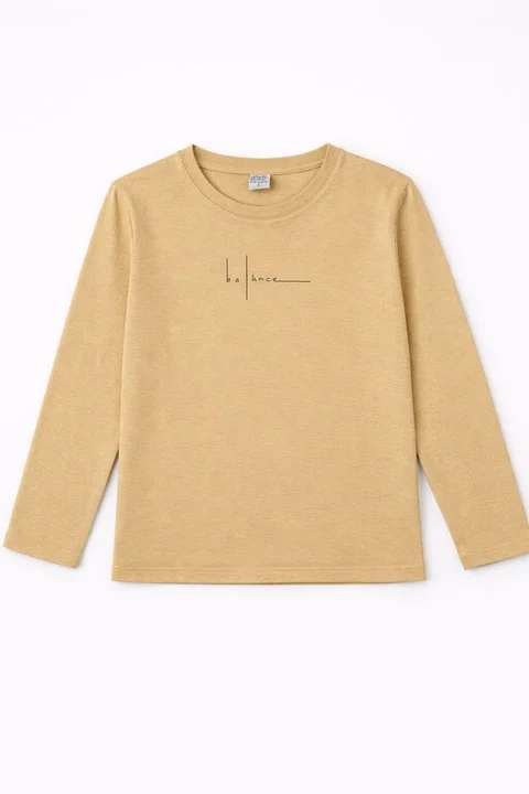 Remera manga larga de niño con estampa delicada en frente ¨balance¨