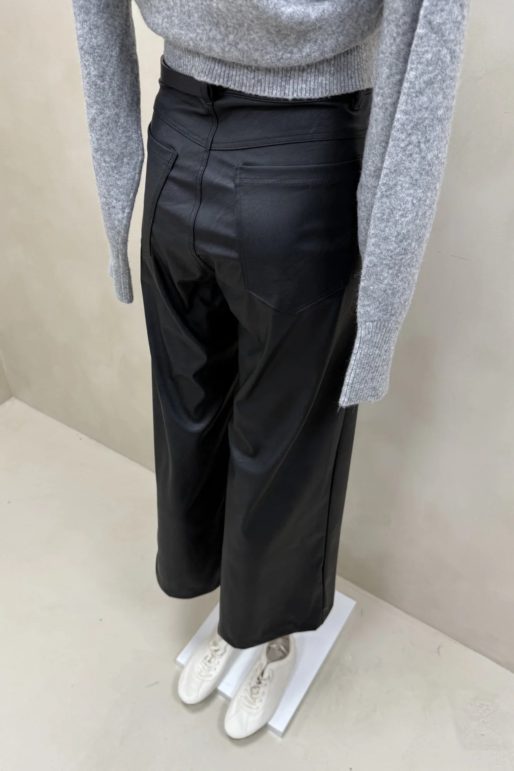 Pantalon Wide Cuerina Frankie - 4