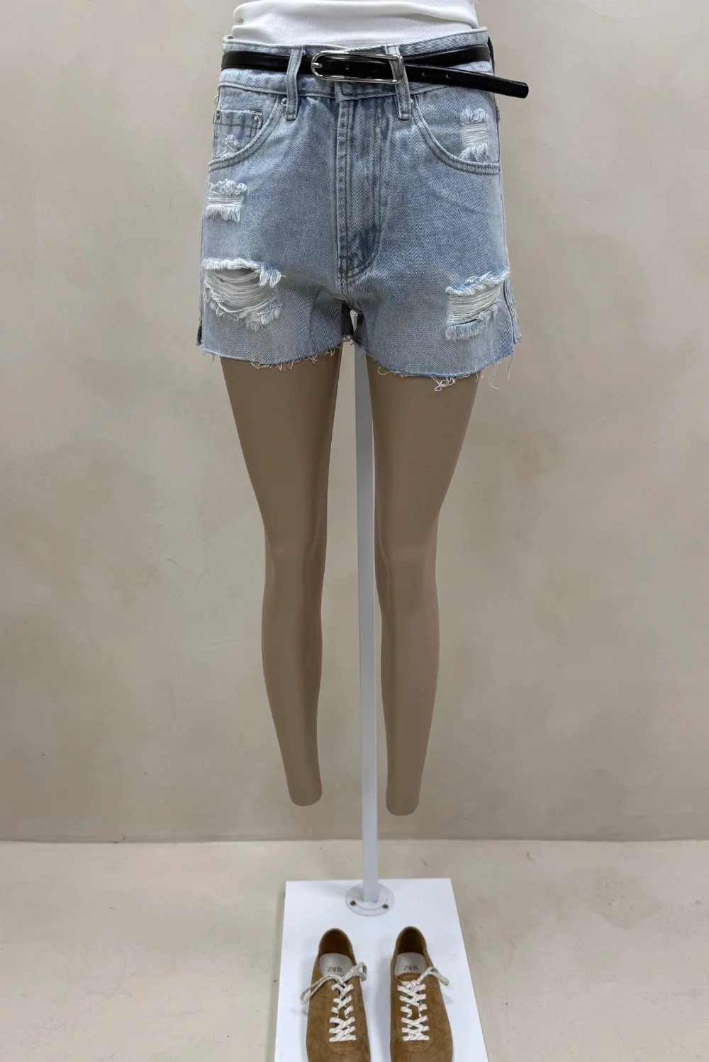 SHORT BRITNEY