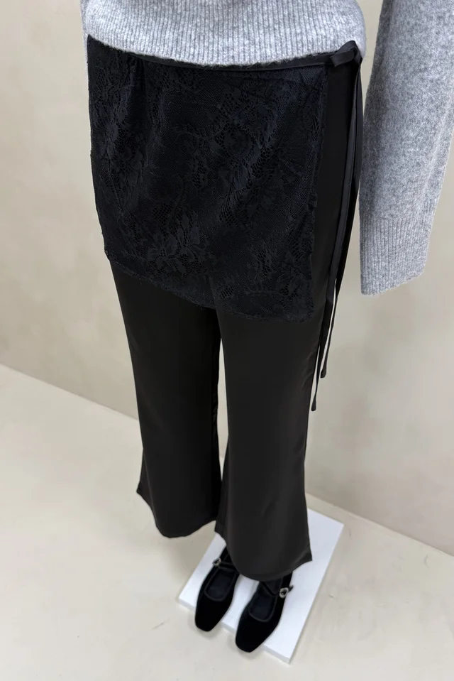 Pantaon Saten Sobrefalda Encaje