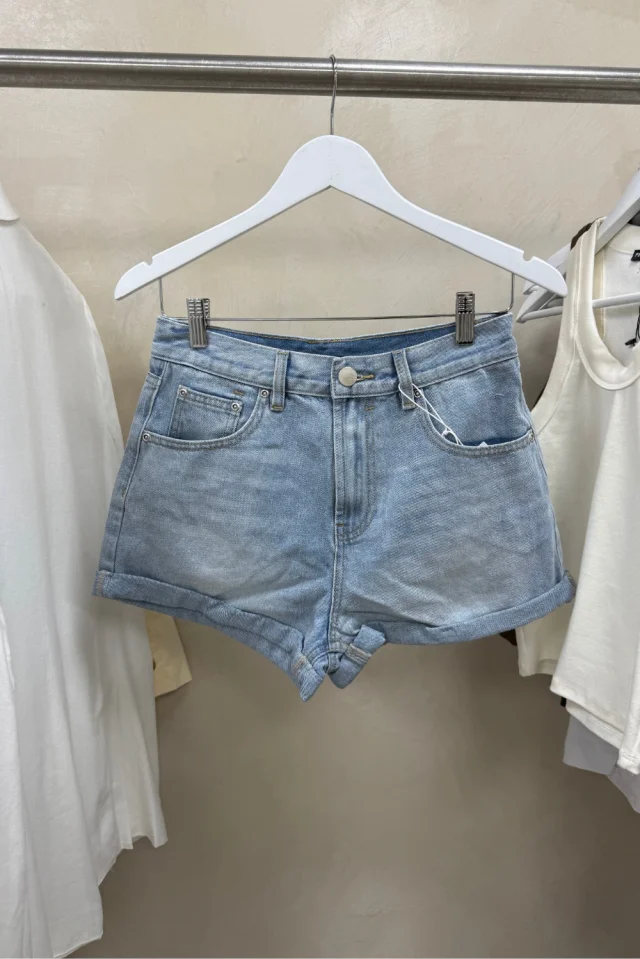 SHORT MOM RUEDO