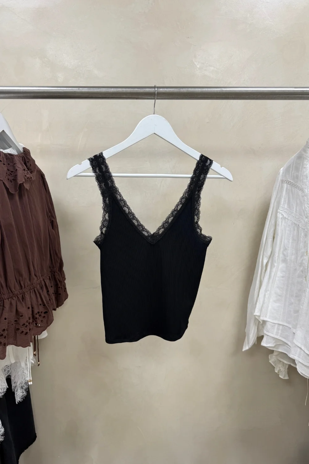 TOP CON PUNTILLA - 7