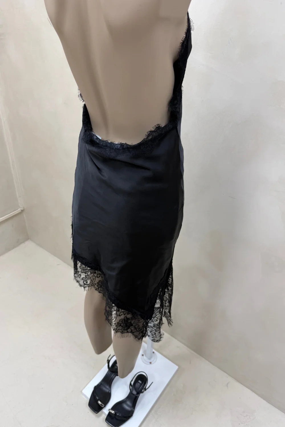 VESTIDO SATEN CON ENCAJE - 3