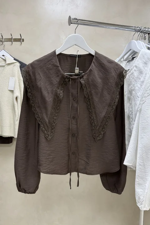 Camisa Babero Pico Puntilla