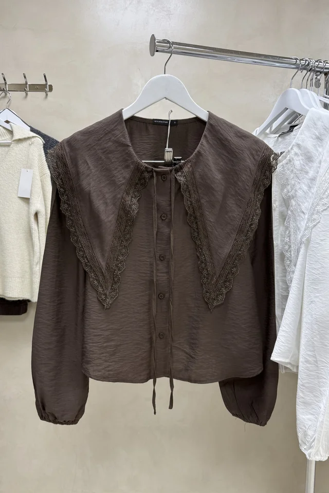 Camisa Babero Pico Puntilla