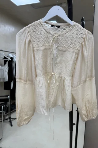 BLUSA BORDADO MANGAS - Vista 5