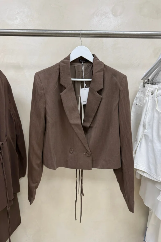 BLAZER TIRAS ESPALDA