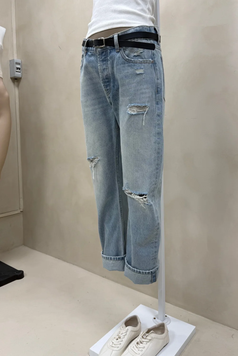JEAN STRAIGHT TIRO BAJO CELESTE BOTA - 4