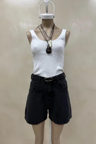 Short Mom Black - Vista 2