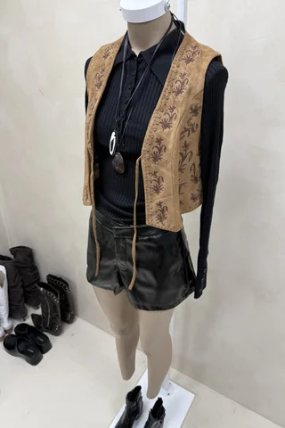 Chaleco Suede Bordado - Vista 2