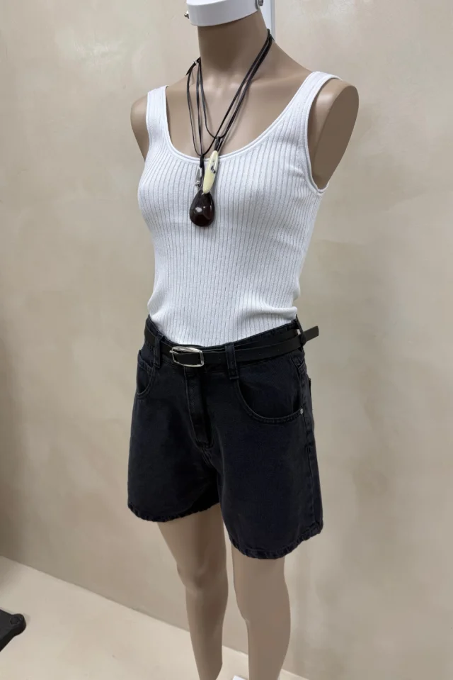 Short Mom Black