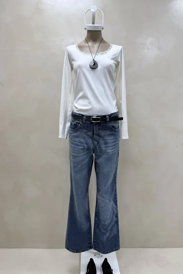 Camiseta Escote Redondo con Puntilla