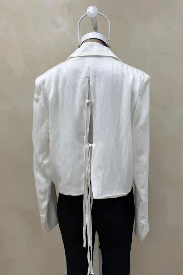 BLAZER TIRAS ESPALDA