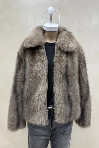 Campera Piel con Cierre - Vista 3