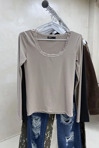 Camiseta Escote Redondo con Puntilla - Vista 5