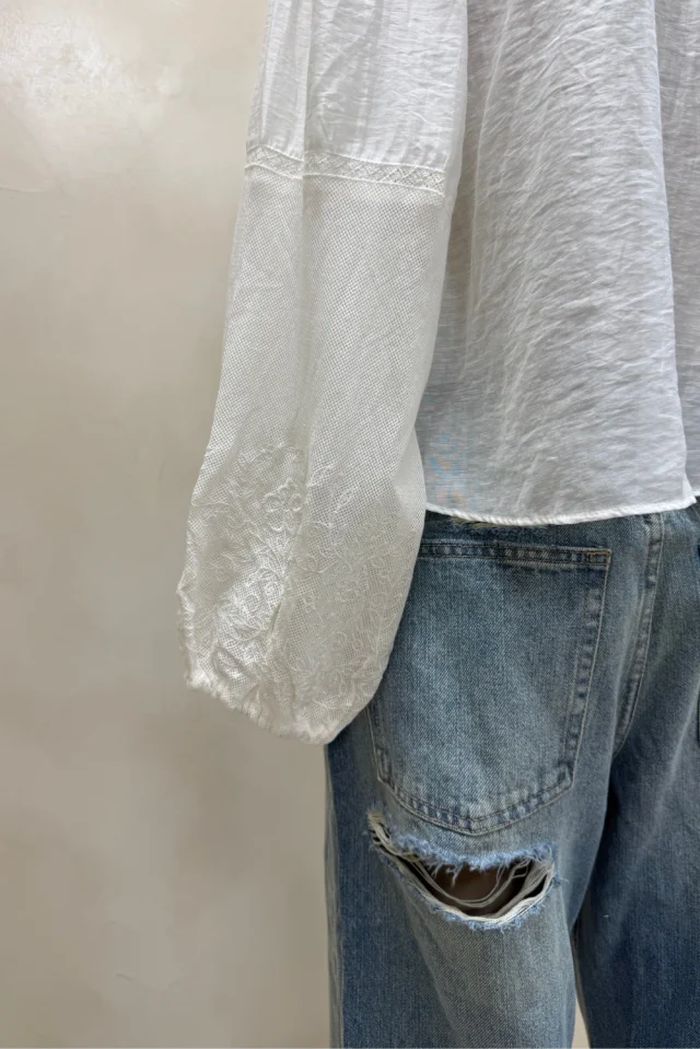 BLUSA BORDADO MANGAS
