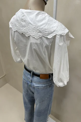 Blusa Babero Pico Bordado - Vista 5