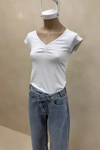 REMERA AKITA - Vista 3