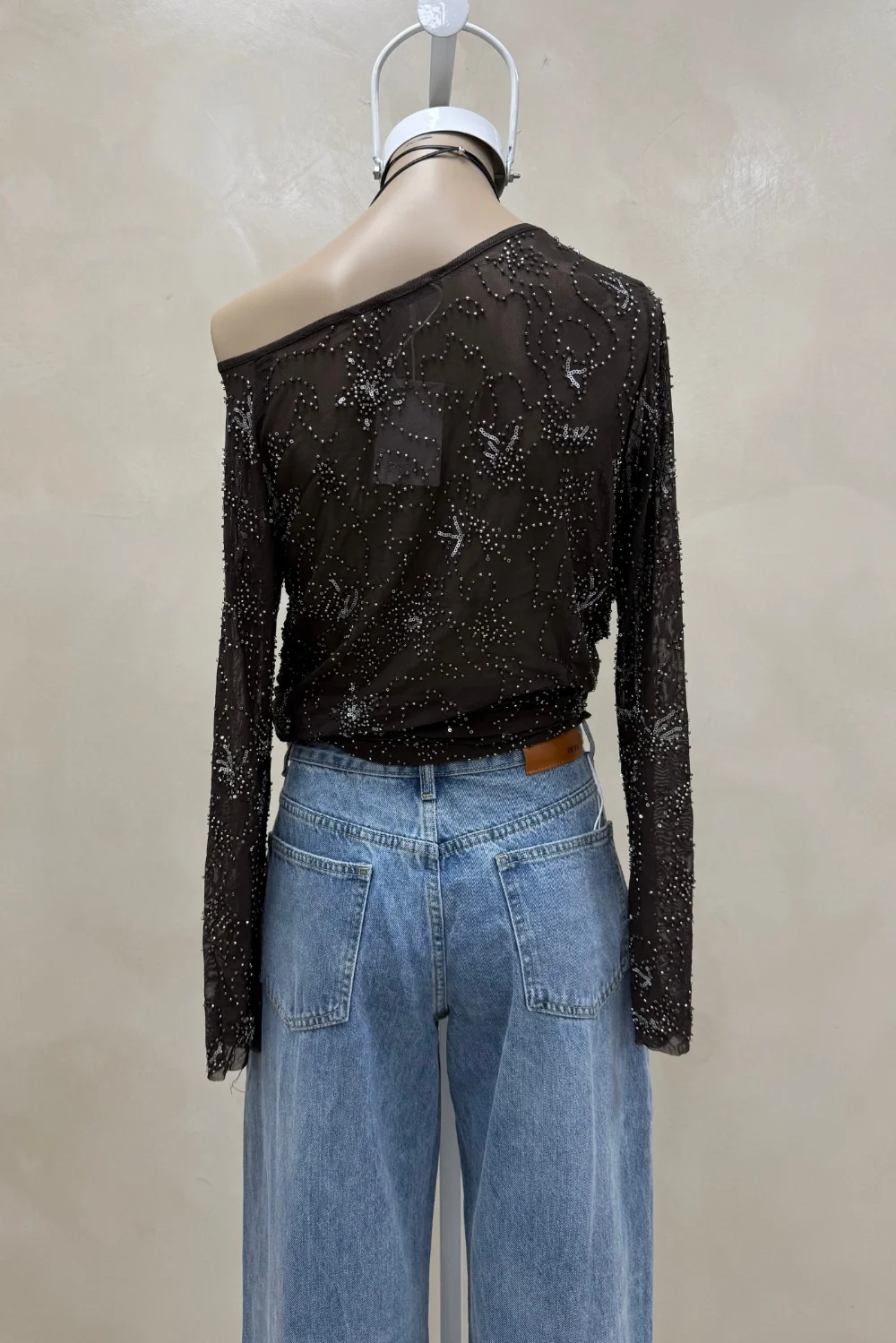 TOP ASIMETRICO MICROTUL LENTEJUELAS