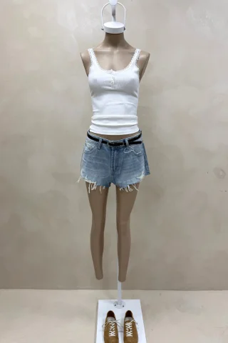 SHORT DENIM TIRO BAJO ROTURAS - Vista 1